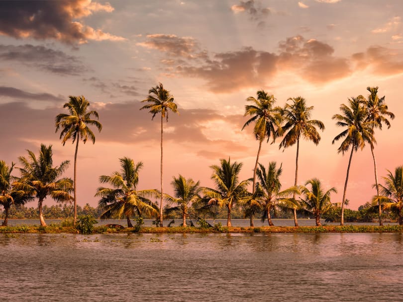 Amazing Trips - Top 10 Destinations to visit in India